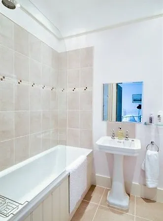 Guest house Trereife House 3*